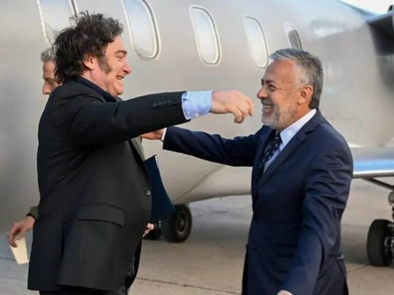 milei-y-cornejo-firmaron-el-pacto-electoral-para-4UDIGW2QUVBPFPI3SUSSP6DQSI