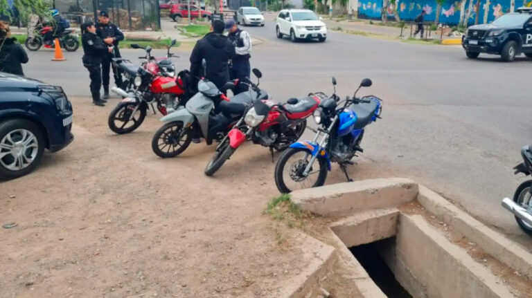 MOTOSRETENIDAS